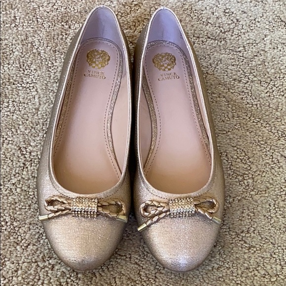 NWOT Vince Camuto Girls ‘Penelope’ Gold Flats - Picture 1 of 8